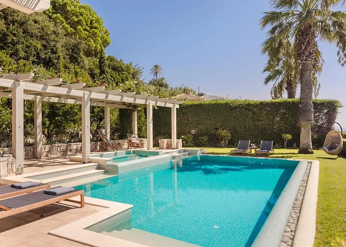 Villa Sarlata Svoronata