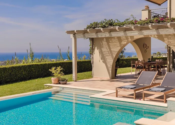 Sarlata Villa Svoronata