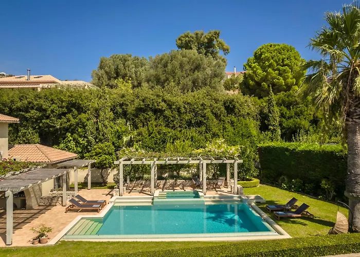 Villa Sarlata Svoronata