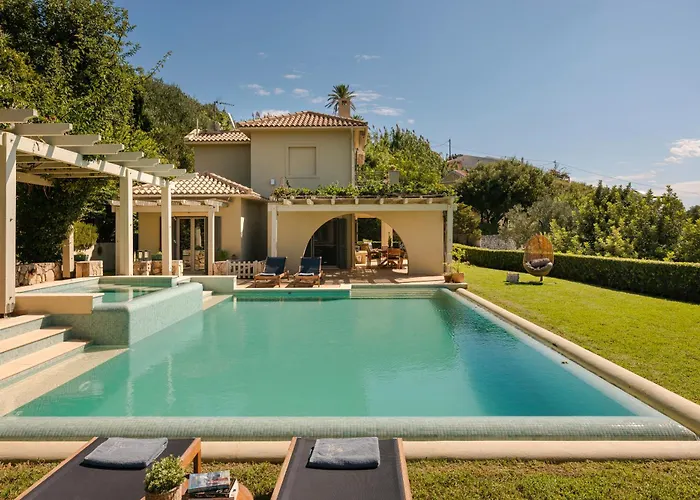 Villa Sarlata Svoronata