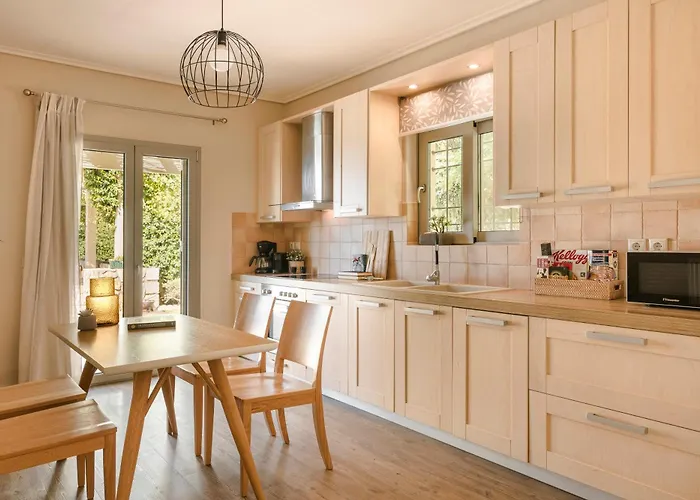 Sarlata Villa Svoronata