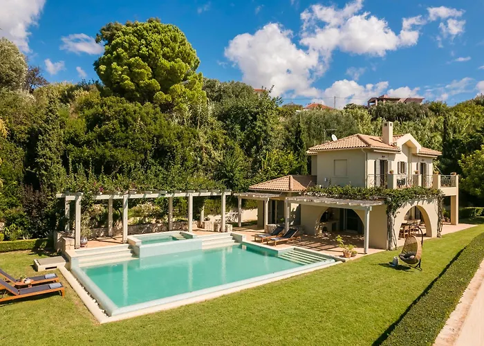 Sarlata Villa Svoronata