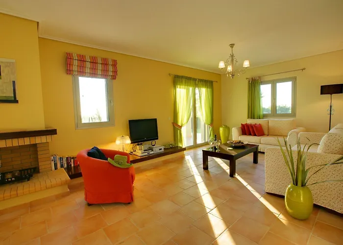 Sarlata Villa Svoronata