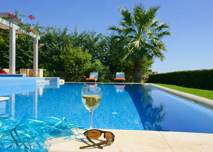 Sarlata Villa Svoronata