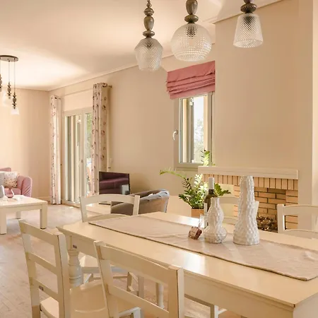Sarlata Villa